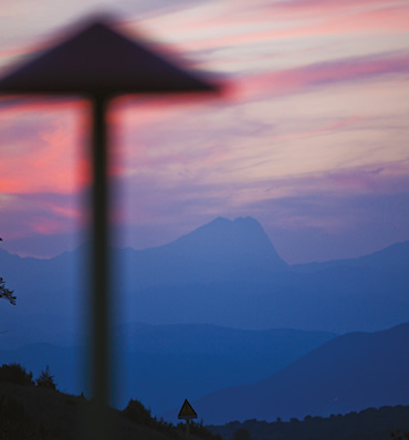 Sunset mountain landscape (Image)